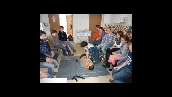 Studenti třeboňského Gymnázia si vyzkoušeli poskytnutí první pomoci    ....    více 